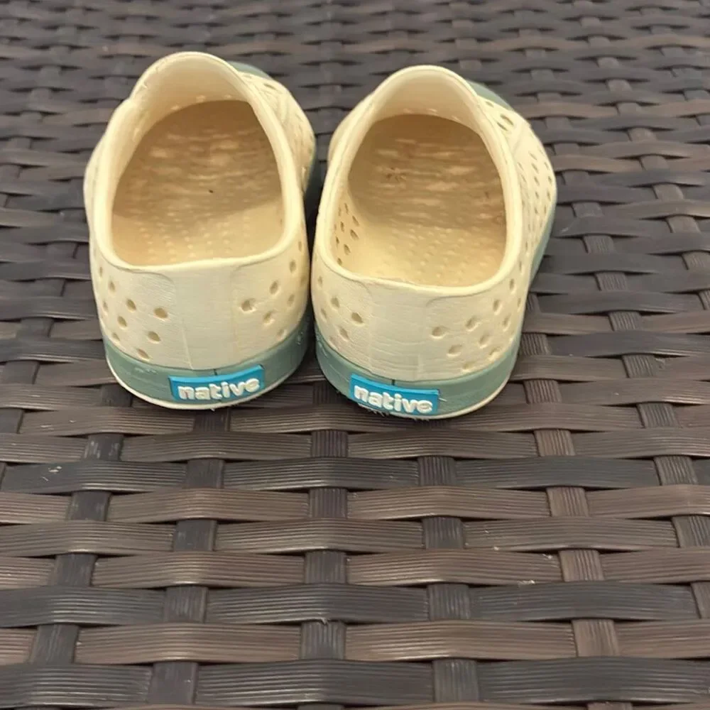 Native Jefferson shoes toddler size 4